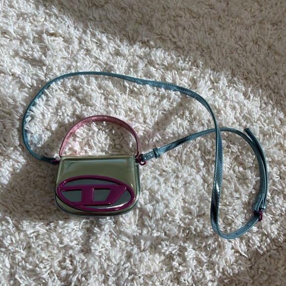 Diesel 1DR XS Crossbody Bag — Iconic Logo Mini Bag, Hard-to-Find - Picture 5 of 13